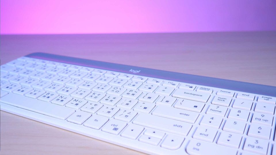 Logitech-MK470-12