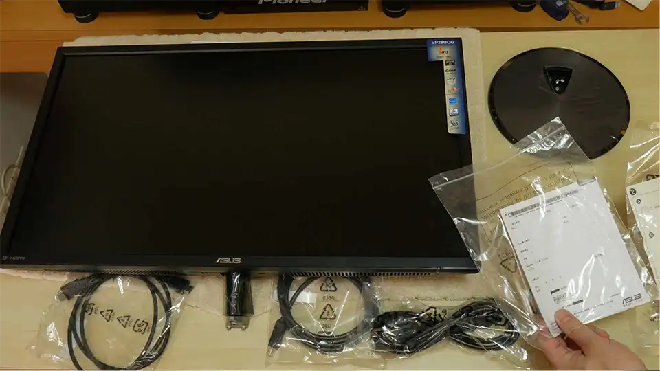 asus-4k-vp28uqg-x4